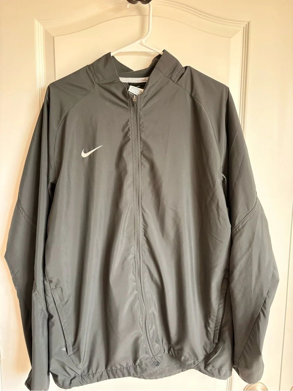 Nike Running Men's Charcoal Gray Full-Zip Performance Jacket